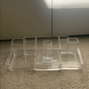 Makeup organizer